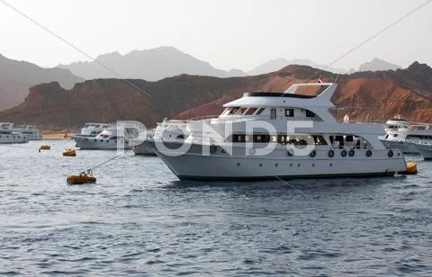 Sea yachts Stock Photos