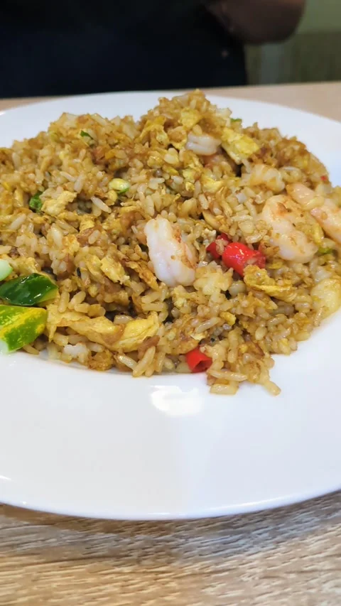Seafood fried rice 스톡 동영상 302161232