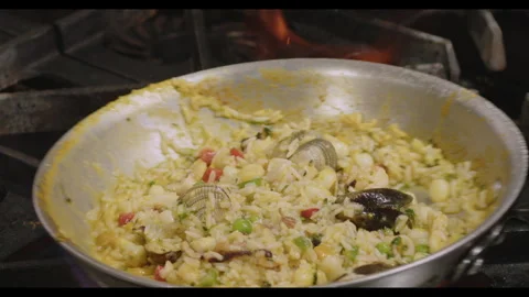 Seafood Rice Preparation – Step-by-Step Cooking Video Video stock 291197739