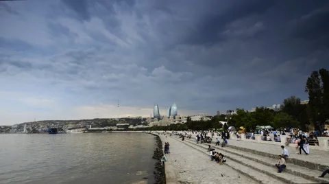 Seafront and people Stockbeeldmateriaal 62405525