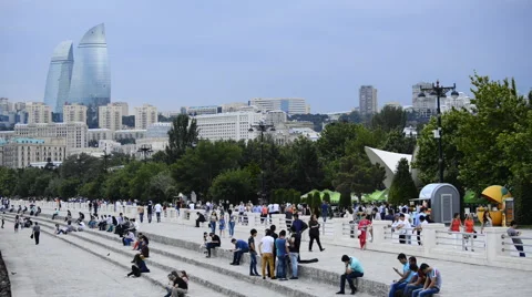 Seafront and people Stockbeeldmateriaal 62405750