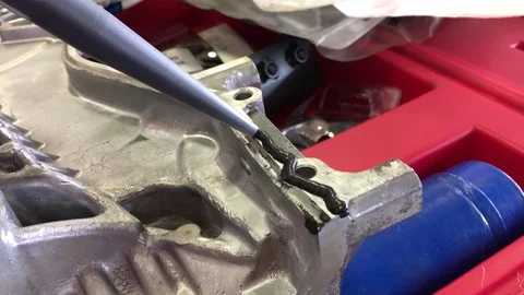 Sealing Engine Block 스톡 동영상 75799498