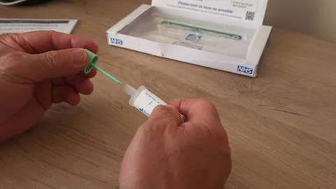 Sealing the test sample Video stock 255781578