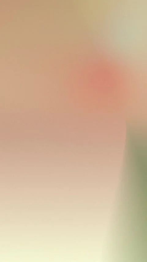 Seamless loop background in 4K featuring a smooth gradient blur of soft pink, Stockbeeldmateriaal 309855906