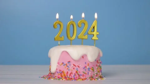 Seamless loop of candle number 2024 on cake for happy new year celebrate party 動画素材 252578144