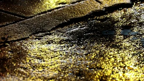 Seamless loop of warning light reflection on wet street Video stock 90504962