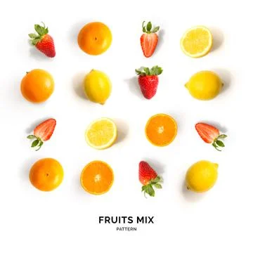 Seamless pattern with strawberry, lemon and orange on the white background. Foto stock