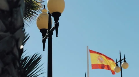 Seamless Spanish Flag waving in the wind with highly detailed fabric texture 库存影片 64680106