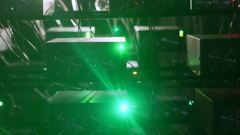 Seamlessly looping animation of rack servers in data center 스톡 동영상 76837544