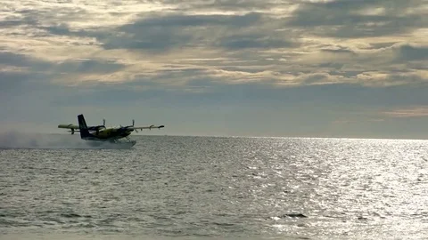 Seaplane departs Stock-Footage 74391723