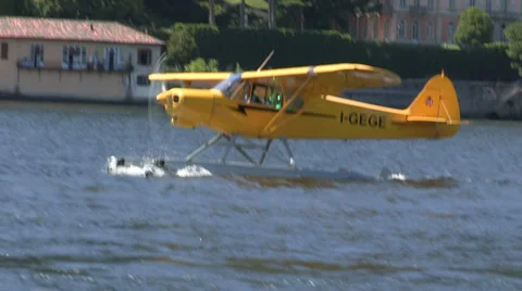 Seaplane sailing Stock Footage 32324641