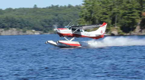 Seaplane takes off from the lake. Stock Footage 42489498