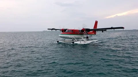 Seaplane on water Stock-Footage 74792145