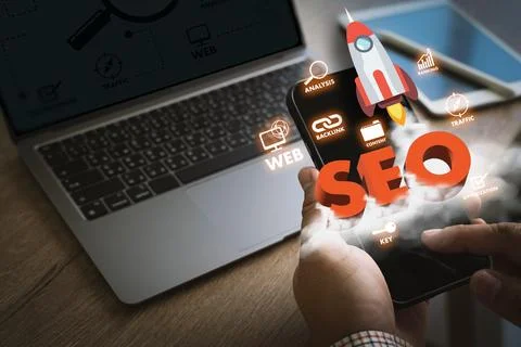 Search Engine SEO startup project man Searching information SEO performance Foto stock