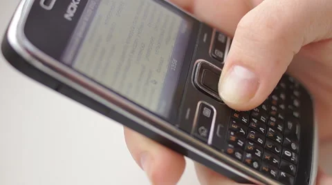 Search on the internet on your mobile (1) 库存影片 48629679