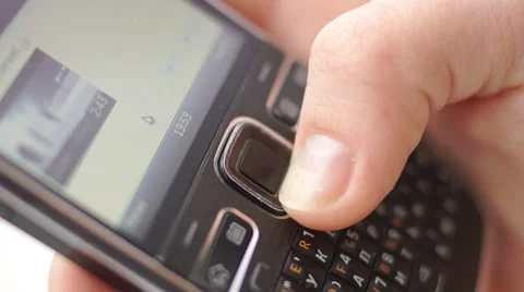 Search on the internet on your mobile (11) 库存影片 48629782