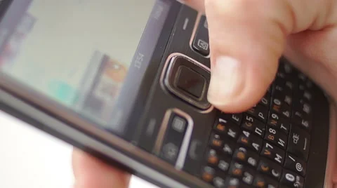 Search on the internet on your mobile (12) 库存影片 48629692