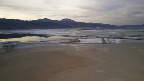 Searles lake mineral extraction facility in Trona Valley . Is a raw materia.. 스톡 동영상 280737014