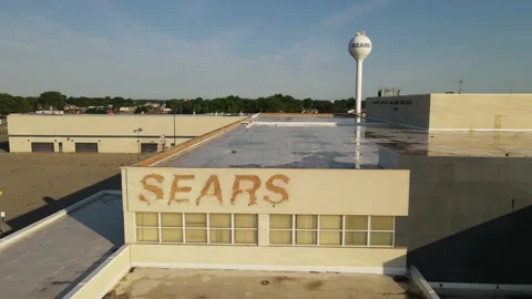 SEARS logo on empty derelict building after bankrupt, aerial drone view Vídeos de archivo 234297677