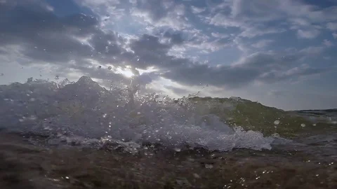 Seascape with breaking waves Stock Footage 71359110