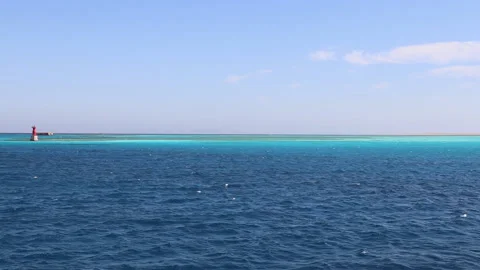 Seascape in motion, panoramic view of the azure waters of the Red Sea Stockbeeldmateriaal 159438136