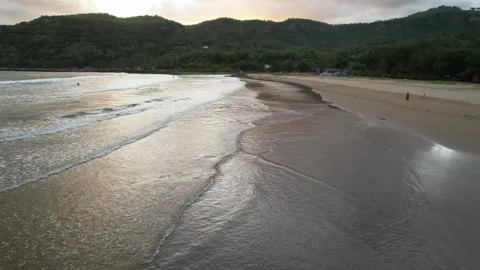 Seascape sand beach in sunset Stock-Footage 259587919