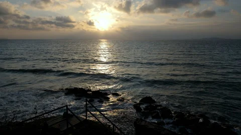 Seascape. Sun setting over Mediterranean sea at sunset. Greece. Slow motion. HD 库存影片 112280508