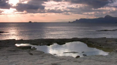 Seascape at sunset Stock-Footage 568346