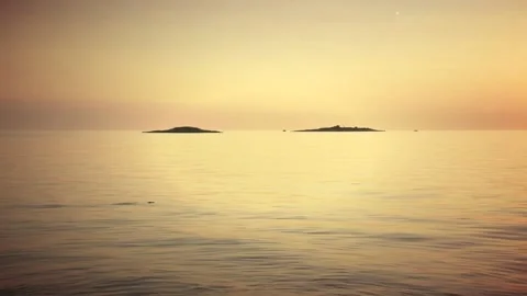 Seascape with two islands Vídeo Stock 165106560