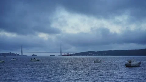 Seascape with a view of the Russian bridge. Vidéo 136986215