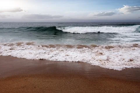 Seascape with waves breaking on the beach. Foto stock
