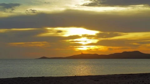 Seashore at sunset 動画素材 75167125