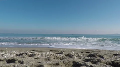 Seashore waves Video stock 58588253