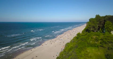 Seaside and sandy beach Stockbeeldmateriaal 133204793