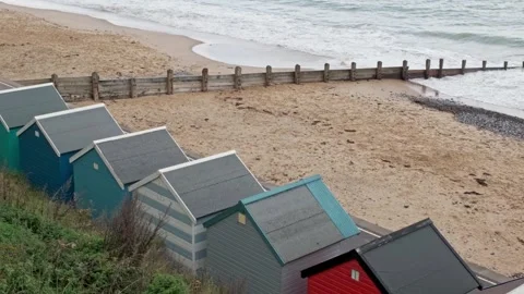 Seaside beach huts Vídeo Stock 251378649