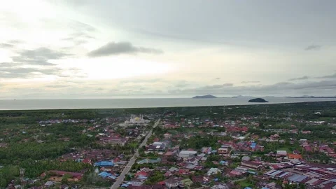 Seaside city from the sky 動画素材 235518002