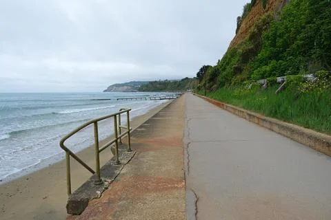Seaside path along the coast between Sandown and Shanklin on the Isle of Wight. Stock Photos