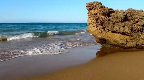Seaside view - Beautiful beach Vídeo Stock 41251436