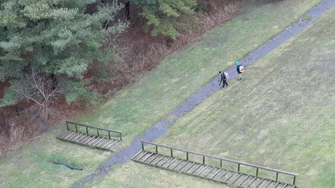 Seasonal Grounds Crew Using Leaf Blower Aerial Footage Vidéo 127260526