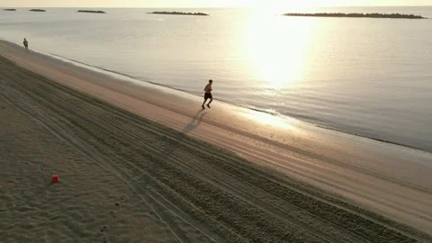 Seasunset running Video stock 208306549