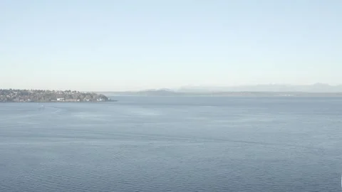 Seattle Bay &amp; Mountain View Aerials – 4K Drone Footage (2 Clips) Video stock 322148079
