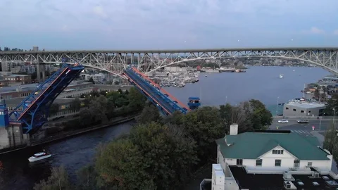 Seattle Drawbridge Lowering 스톡 동영상 98025425