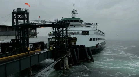 Seattle Ferry Arriving Hyperlapse Vídeos de archivo 51109636