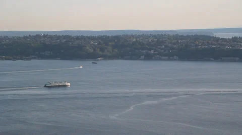 Seattle Ferry crossing the Harbor Video stock 39412994