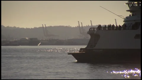 Seattle Ferry  Medium Shot with Zoom out Vídeos de archivo 93878411