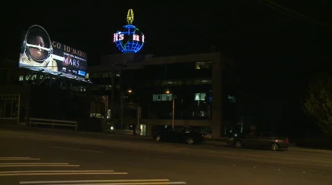 Seattle PI globe building Time-lapse cars 2 Video stock 685381