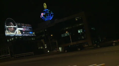 Seattle PI globe building Time-lapse cars Video stock 685387