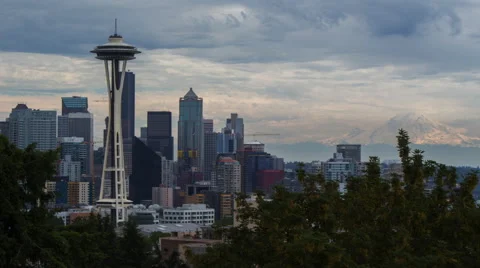 Seattle Skyline on a Cloudy Day Vídeo Stock 64591957