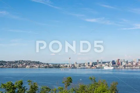 The Seattle skyline with Space Needle Stock Photos