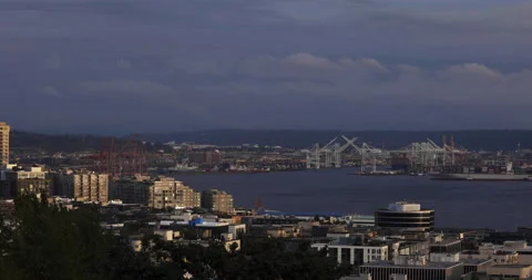 Seattle sunset downtown panning Stock Footage 165248716